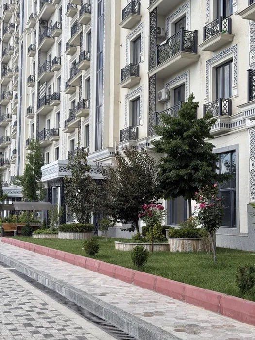Срочно продается квартира в же Узбегим 105м2 коробка Яккасарай
