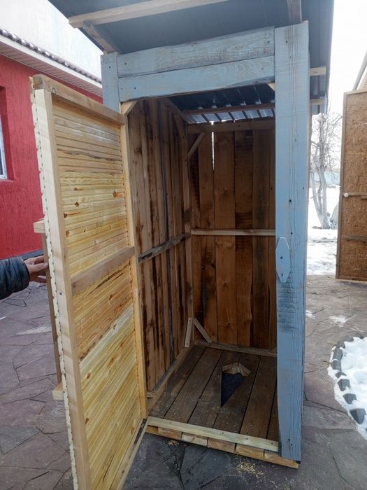 Туалет деревянный, уличный, будка для собак. к