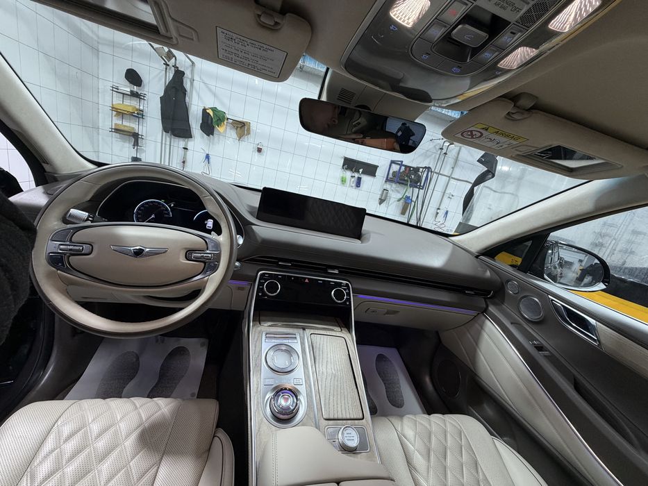 Продам Genesis GV80