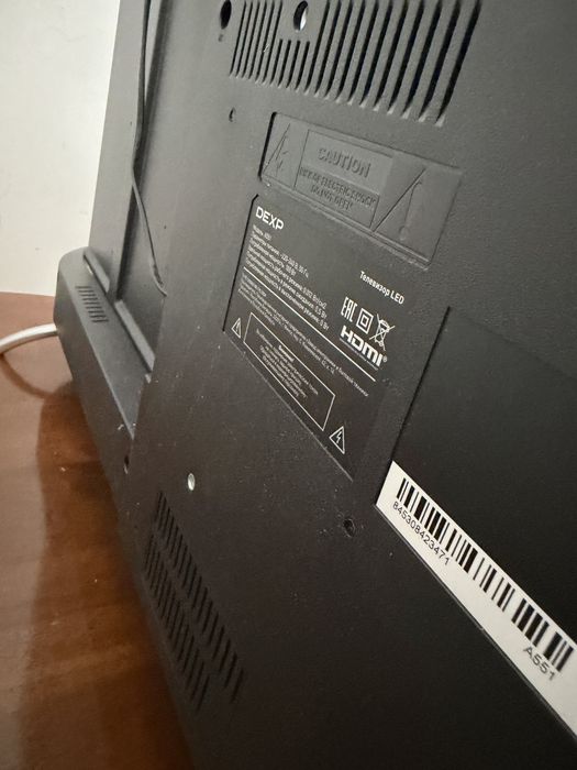 Телевизор DEXP A551 на запчасти (разбит экран)