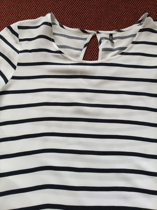 Продавам официални и ежедневни дамски блузи