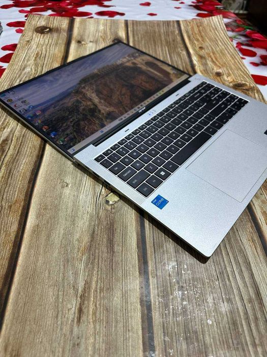 Noutbook sotiladi acer aspire core i3