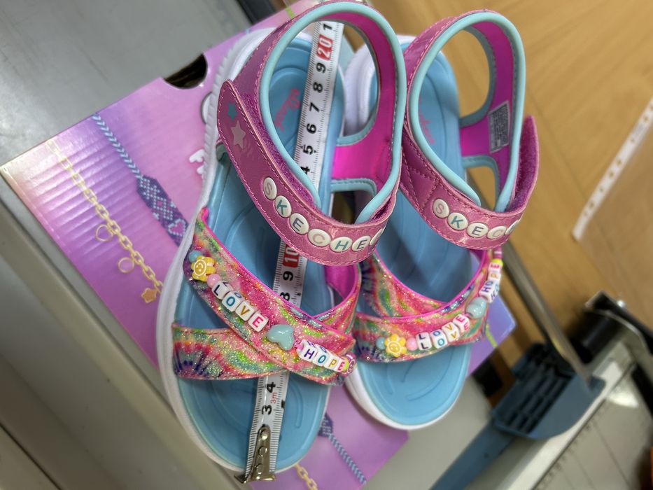 Нови сандалки skechers р-р 30