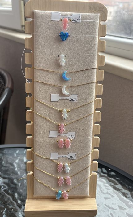 Сребърни колиета с опал