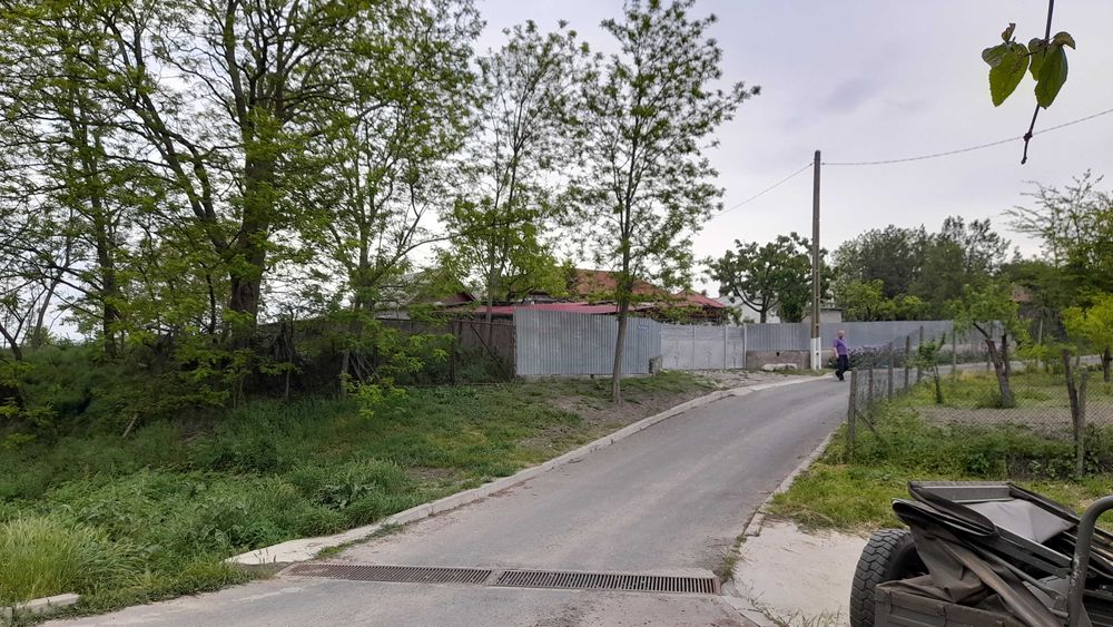 Teren intravilan Parches, deschidere catre lac de cca 70m!