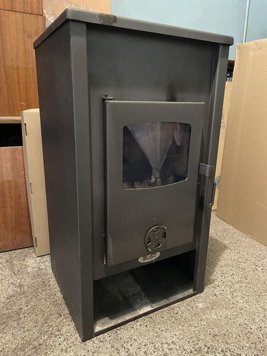 Продавам камина на дърва