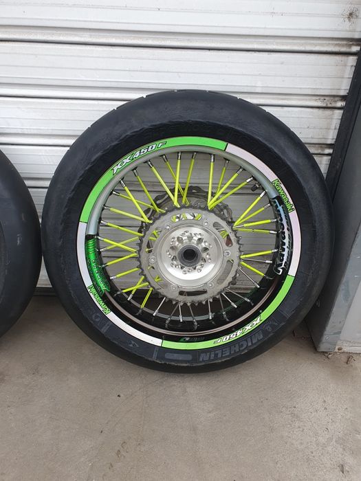 Универсални капли за Супер мото с гуми