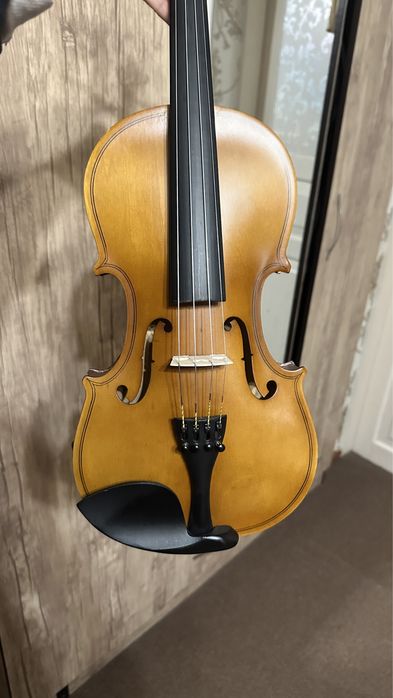 Скрипка 4/4 продаю