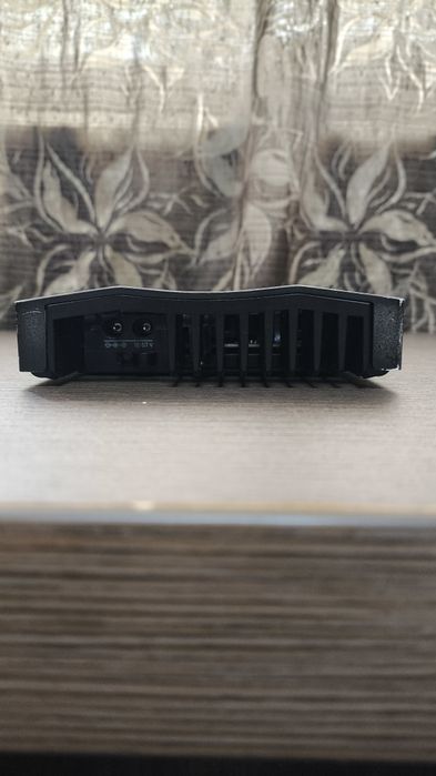 Vând switch 10G Mikrotik CRS304-4XG-IN