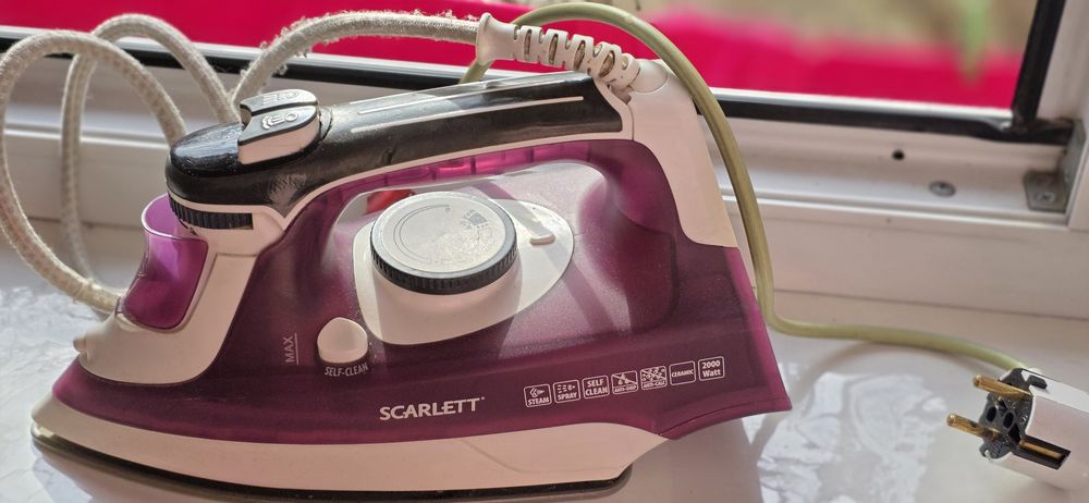 Паровой утюг Scarlett