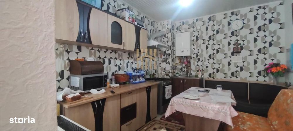 Casa cu livada de vanzare
