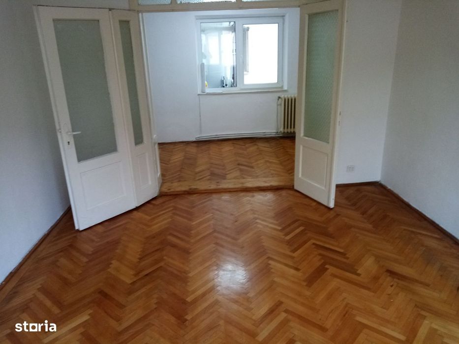Apartament 4 camere decomandat,Simeria- zonă centrală — fotografia 1