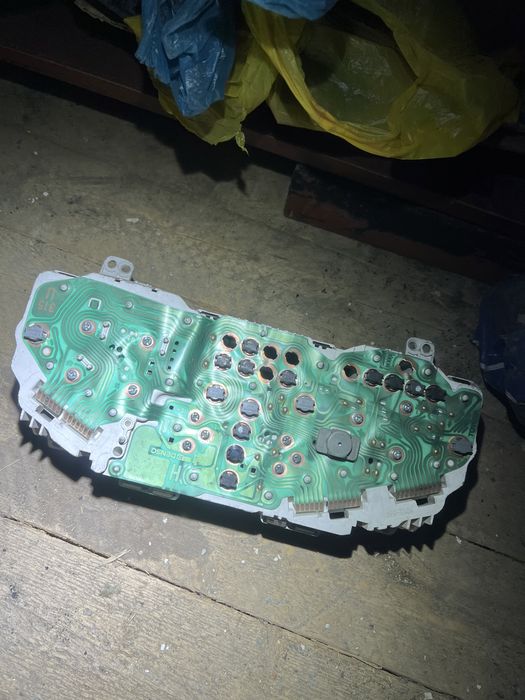 Запчасти от тоёта раф 4