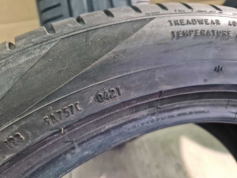 2 Pirelli R19 255/45/ 
летни гуми DOT0421