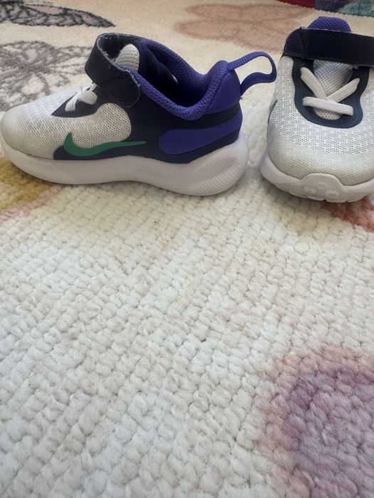 Детски маратонки nike revolution 7