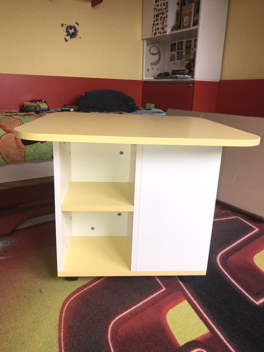 Маса за детска стая