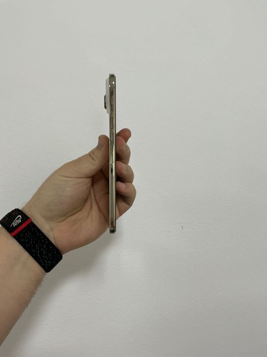 iPhone Air 256 GB Starlight и чехлы