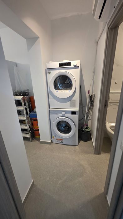 Apartament cu trei camere de închiriat!