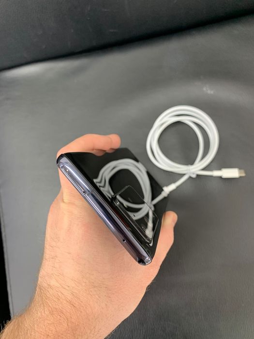 Самсунг S20 ультра в идеальном состоянии