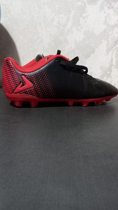 Бутсы для футбола   33р
