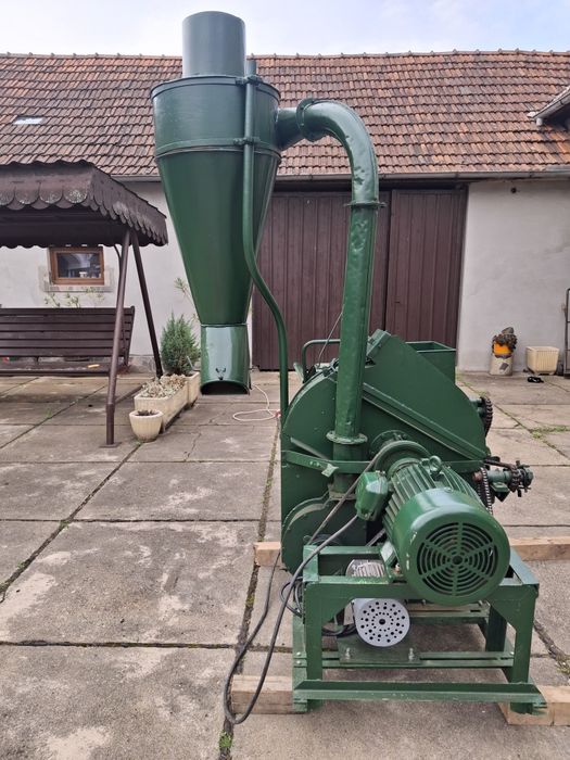 Moara pentru macinat cereale si lucerna