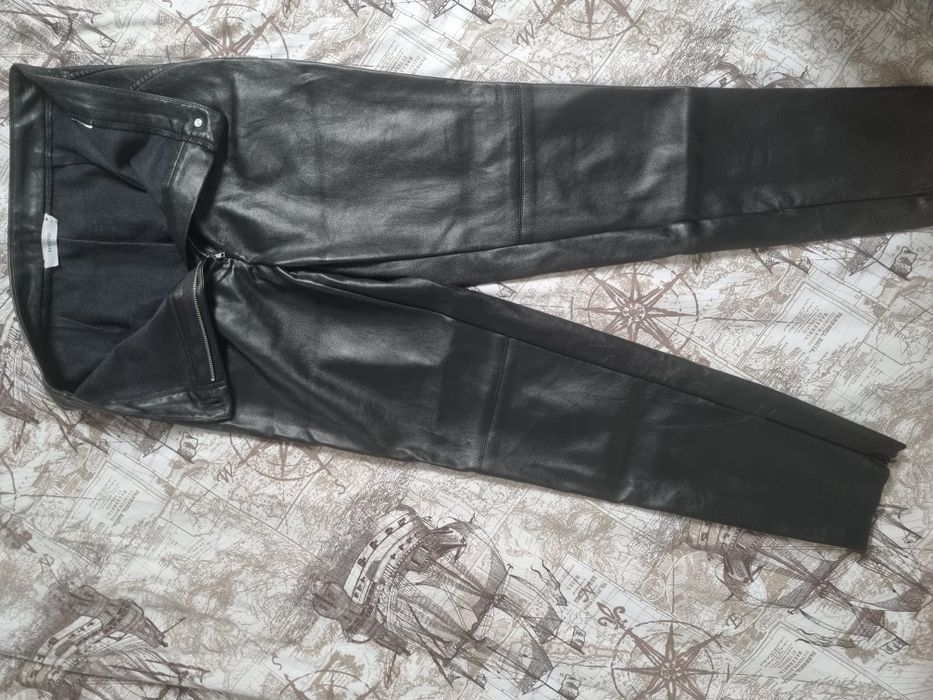 Vand pantaloni imitatie piele