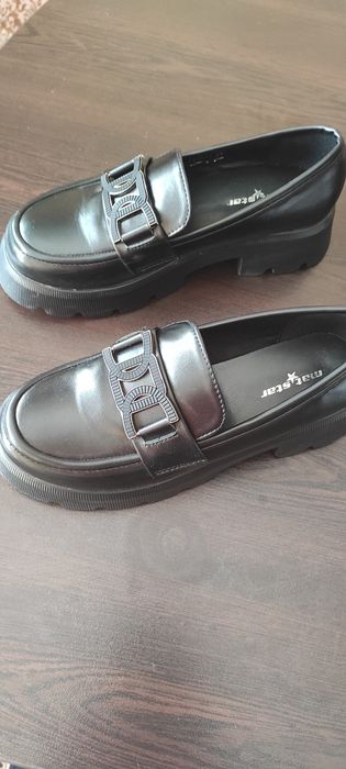 Дамски черни лоуфъри 37 номер