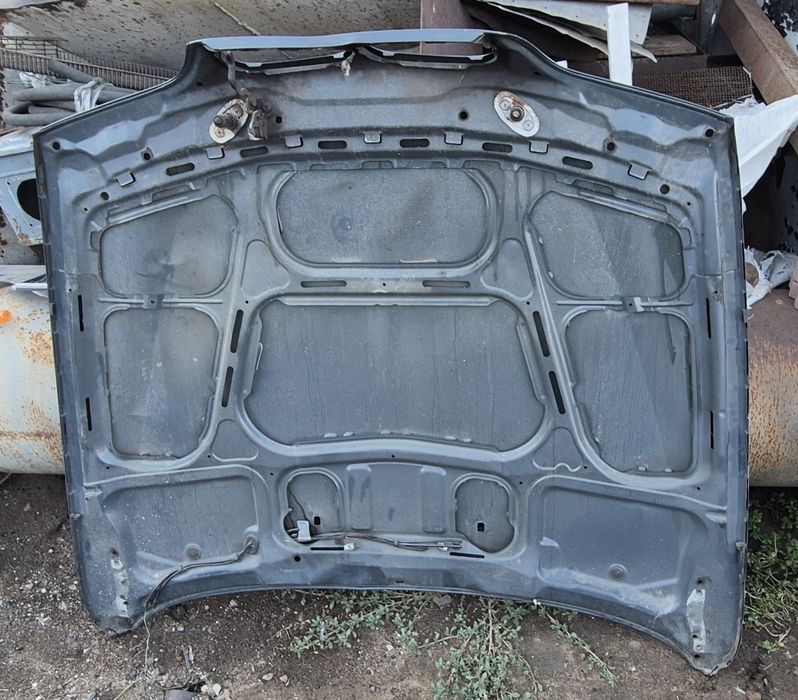 Капот на бмв е39