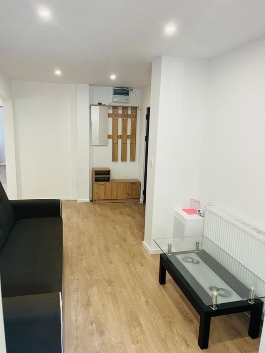 Închiriez apartament 2 camere decomandat,parter recent renovat