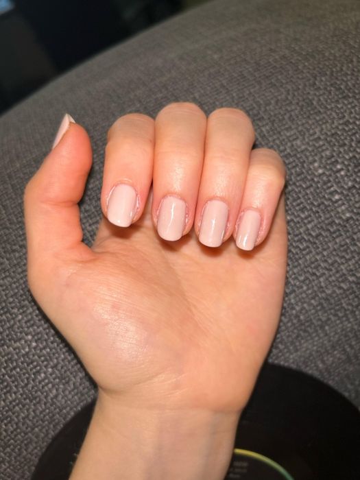 Aplic unghii cu oja semipermanenta și polygel