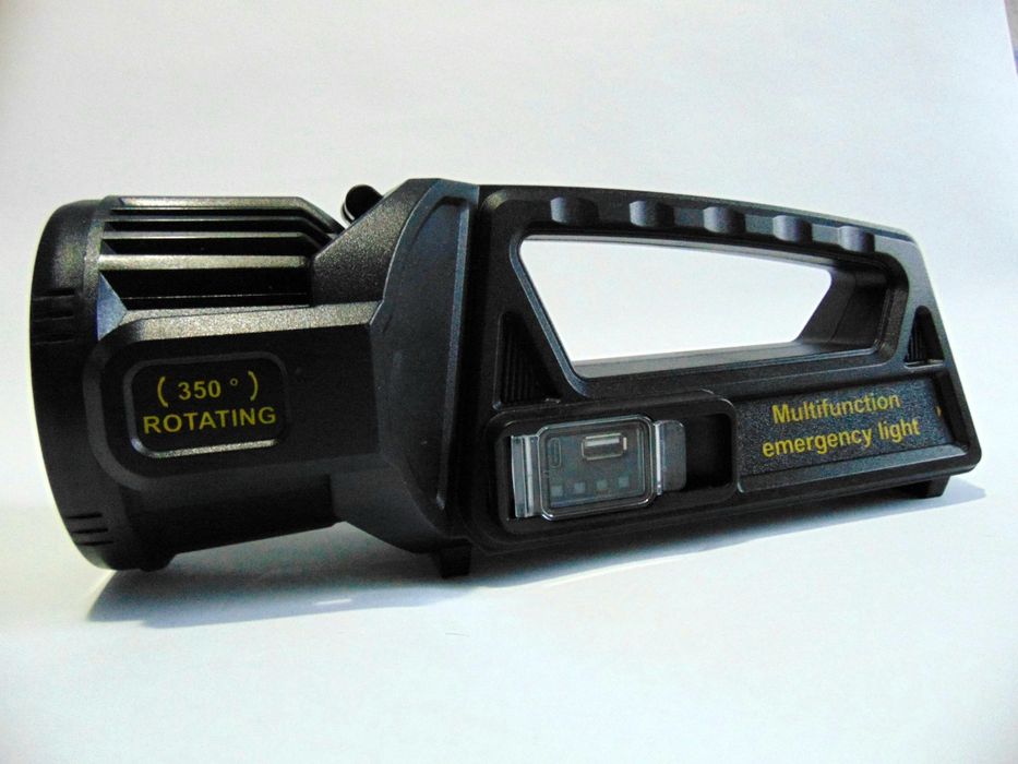 Lanternă cu multiple funcți și încărcare solară sau cablu tip C inclus