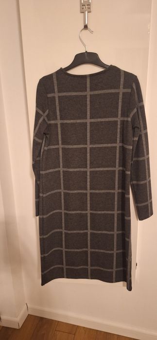 Нова сива рокля до коляното, зимна,  S/M, бяло каре