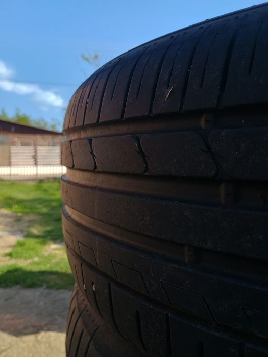 Vând 4 anvelope de vara Giti 225/55/R17