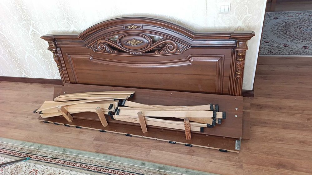 Продам двуспальную кровать 180*200