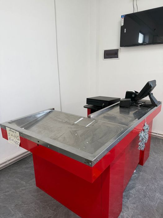 Продам кассовый стол