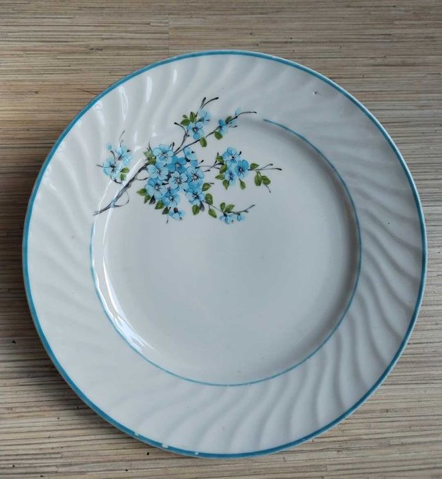 Порцеланови чинии