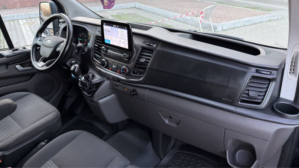 Ford Turneo Transit Custom 8+1 Locuri an 2022 Extra Lung 2.0 TDCi