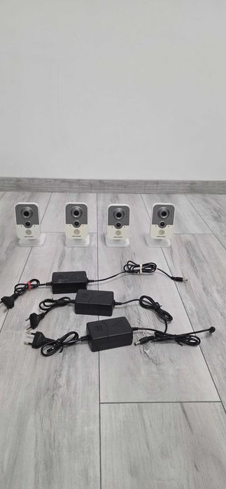 3x Hikvision DS-2CD2442FWD-IW — 4MP / 2K, Wi-Fi, 2.8mm (IR defect)