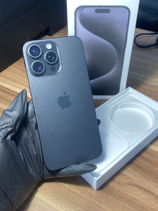 iPhone 15 Pro Max • 256 GB • Black Titanium