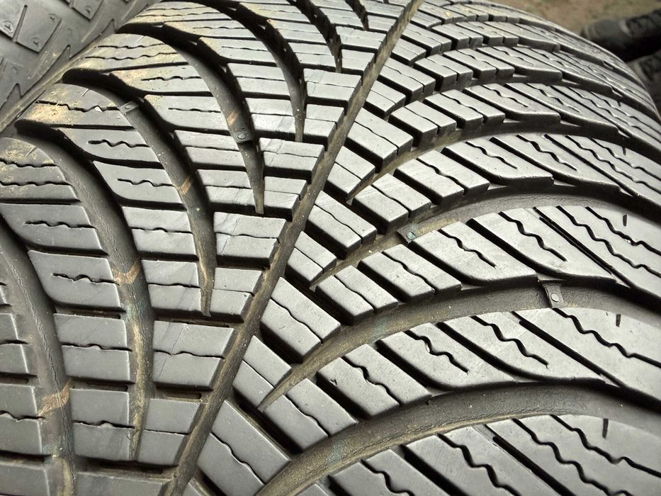 # 2x Anvelope all season 195/60 r15 M+S - GoodYear Vector4Seasons Gen2