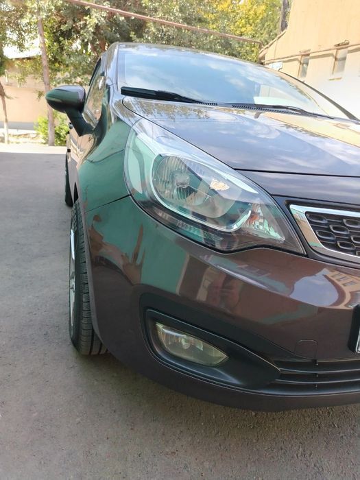 Киа Рио 2013 год