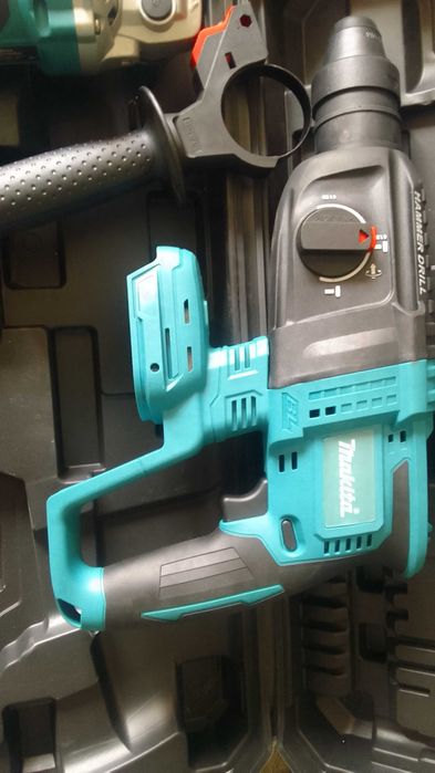 Перфоратор аккумуляторный.