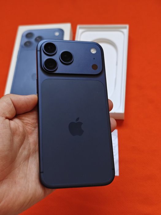 iPhone 17 Pro Max 256Gb на гарантии