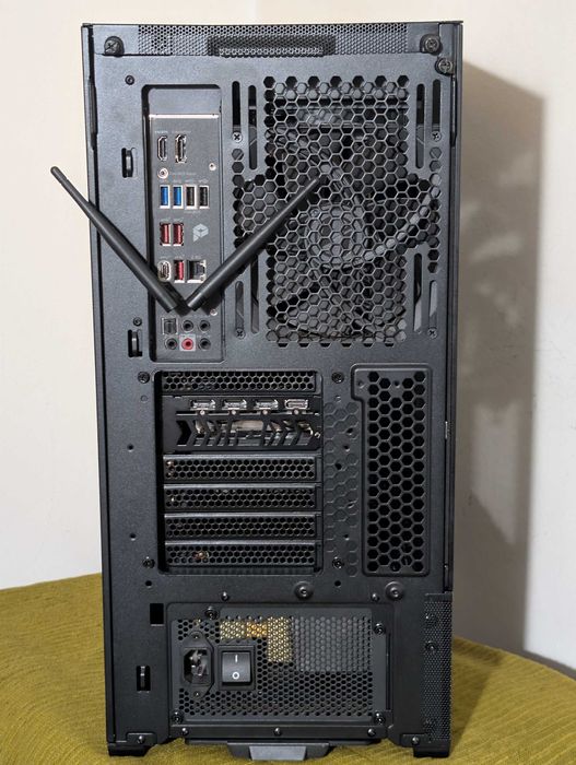 PC Gaming / Editare / Workstation i7-13700F, RX7800XT 64 RAM 1TB SSD