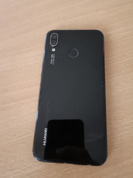 Vând telefon Huawei p20