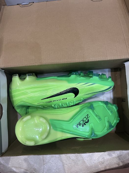 Футбольные бутсы air zoom