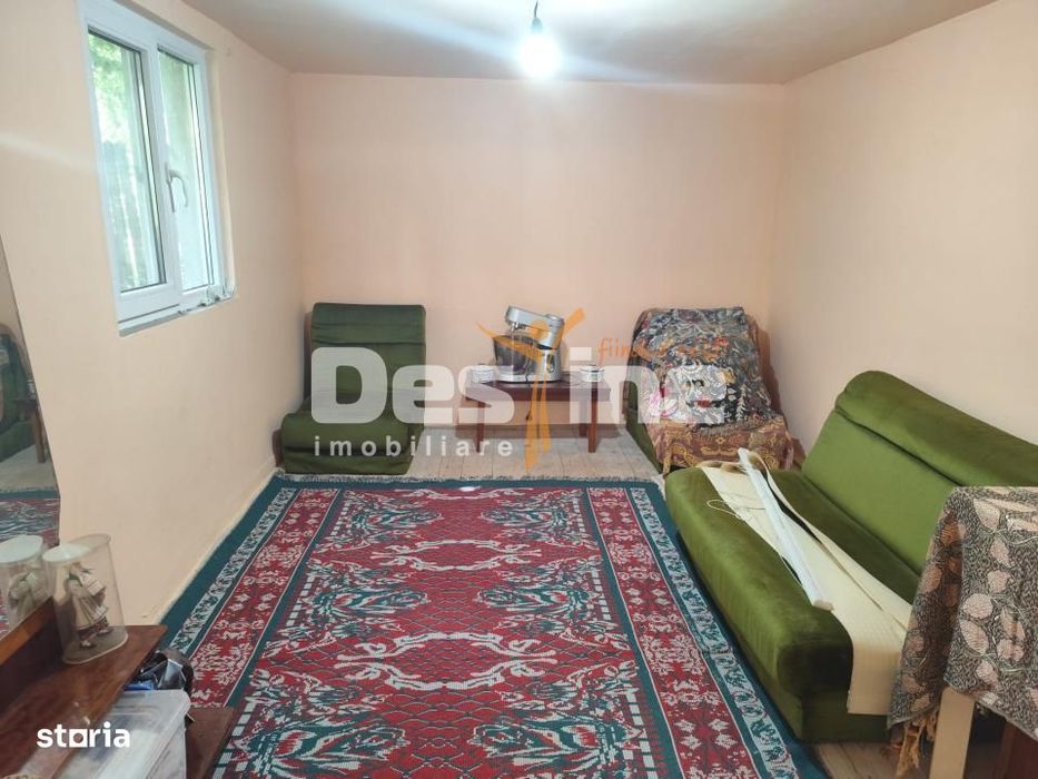 Casa, anexe si teren Floresti  Prahova 1075mp.!