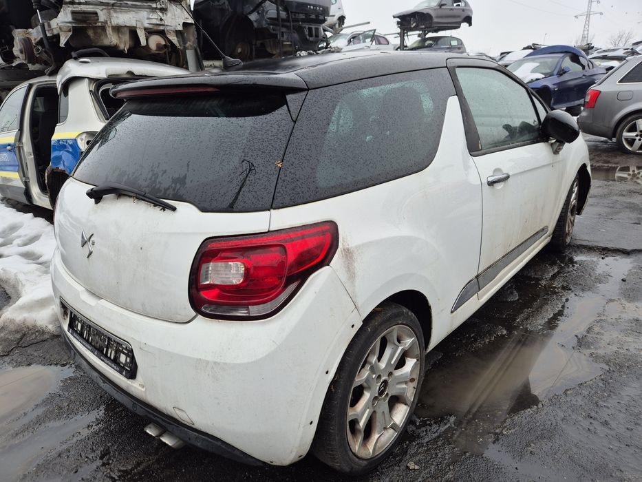 Dezmembram  Citroen  DS3 2011 1.4 benzina 5F04 Manual