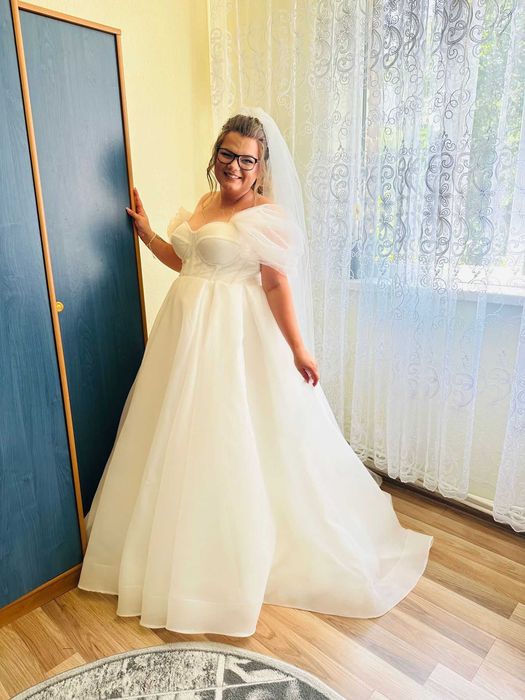 Vand rochie de mireasă