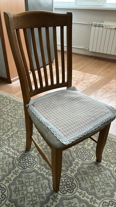 Стол обеденный и 6 стульев